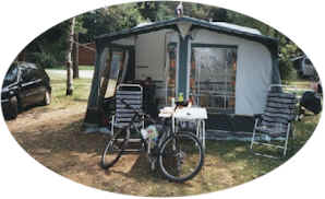 Fiets komt tot rust op camping